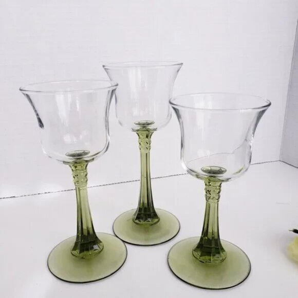 Party Lite Set Of Three Radiant Glow Green Stemmed Votive Holders NEW IN BOX - Picture 1 of 7